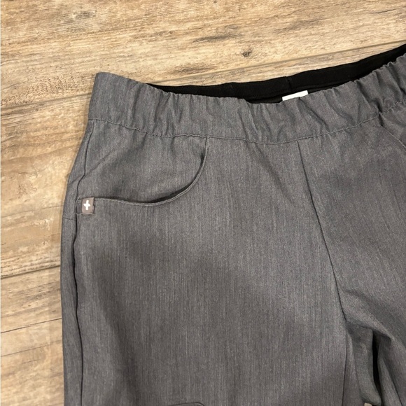 FIGS Grey Technical Collection Scrub Jogger Pants Size Small - Picture 4 of 14